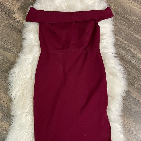 Lulus Maroon body con dress - Picture 1 of 8